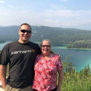 Meet your Posher, Lora